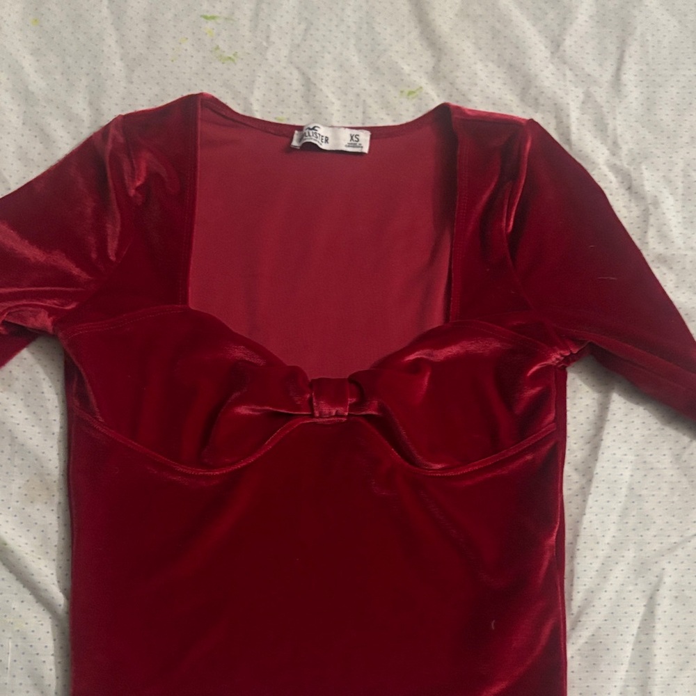 Elegant Red Velvet Dress
Wore once